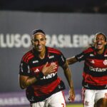 Flamengo derrota Vitória e fica perto de líderes no BR Feminino