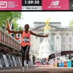 Queniano se torna primeiro atleta a correr maratona abaixo de 2 horas