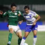 Brasileirão: Palmeiras tropeça e Flamengo pode encostar na liderança