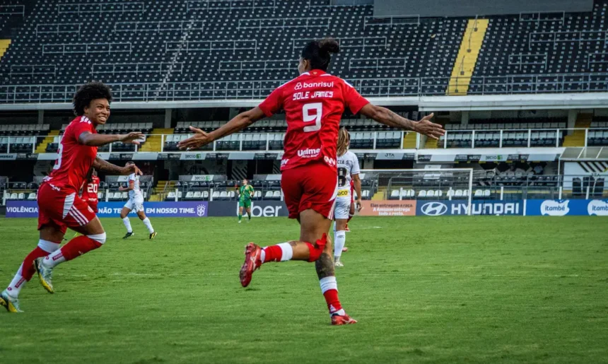 Inter aplica 3 a 0 no Santos fora de casa pelo Brasileirão Feminino