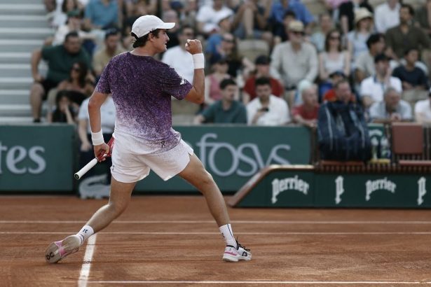 João Fonseca estreia com vitória no torneio de Roland Garros