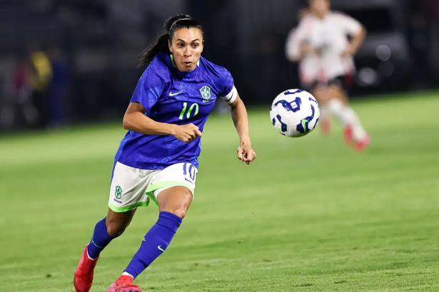 Marta volta à seleção feminina para 2 amistosos contra EUA no Brasil