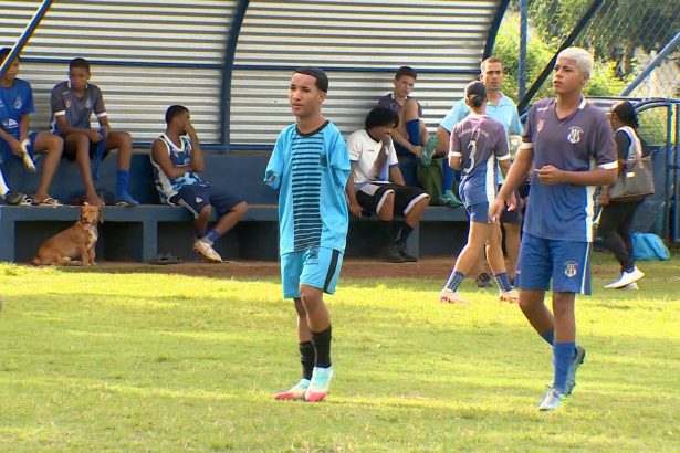 Allan, o jovem sem braços que desafia limites em busca do sonho de ser jogador