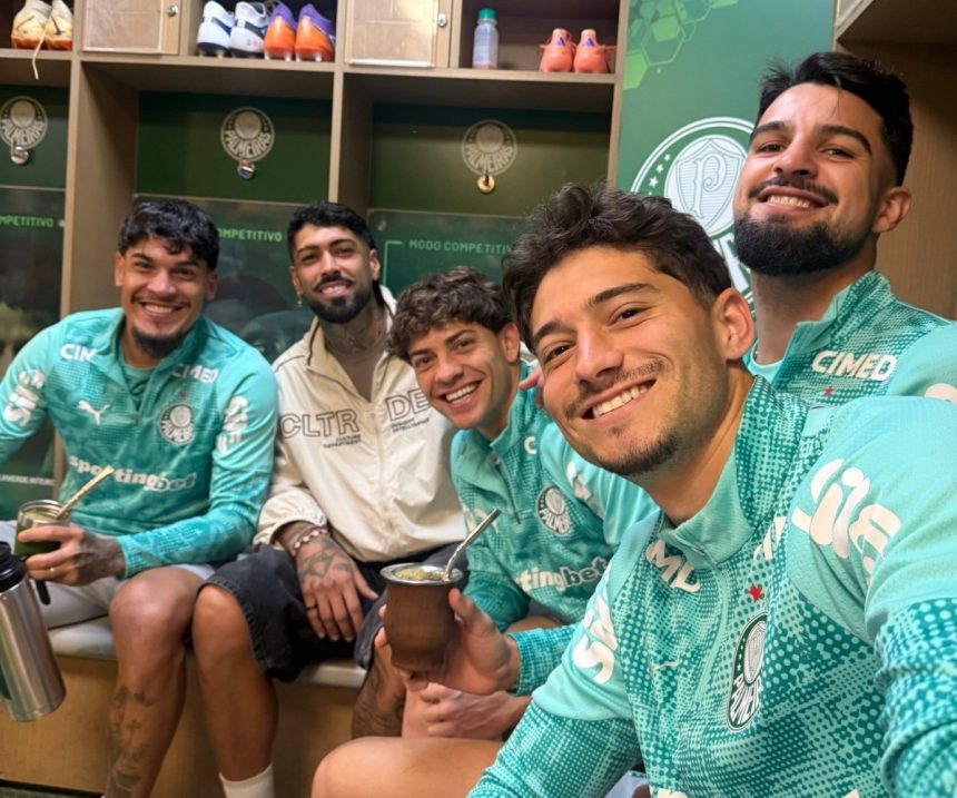 Barboza visita Academia de Futebol e revela ansiedade por estreia no Palmeiras