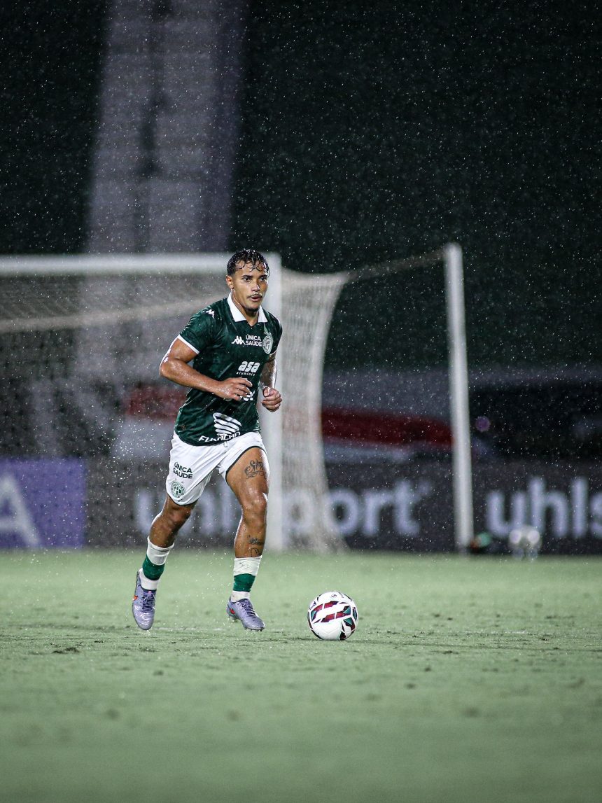 Carlos Eduardo brilha no Guarani e se firma como titular na Série C