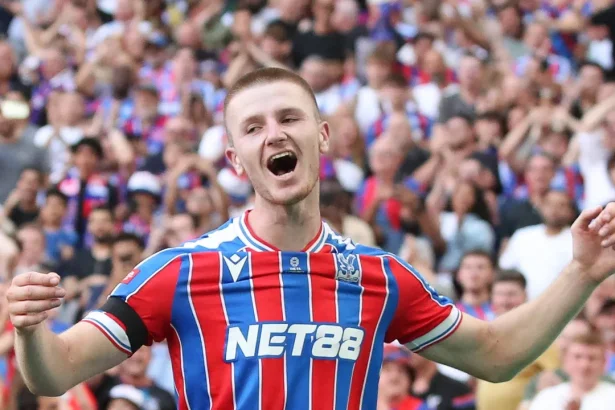 Crystal Palace Conquista a Conference League e Brilha com Joia Adam Wharton