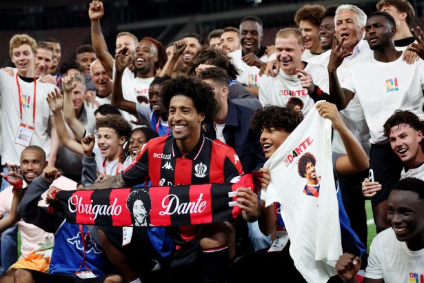 Dante se despede do futebol aos 42 anos em goleada que salva o Nice do rebaixamento