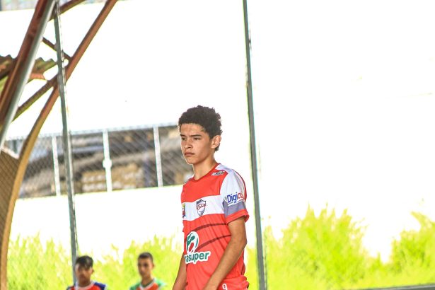 Destaques do Esporte Acreano: Empolgação em Futsal, Handebol e Homenagens a Ídolos