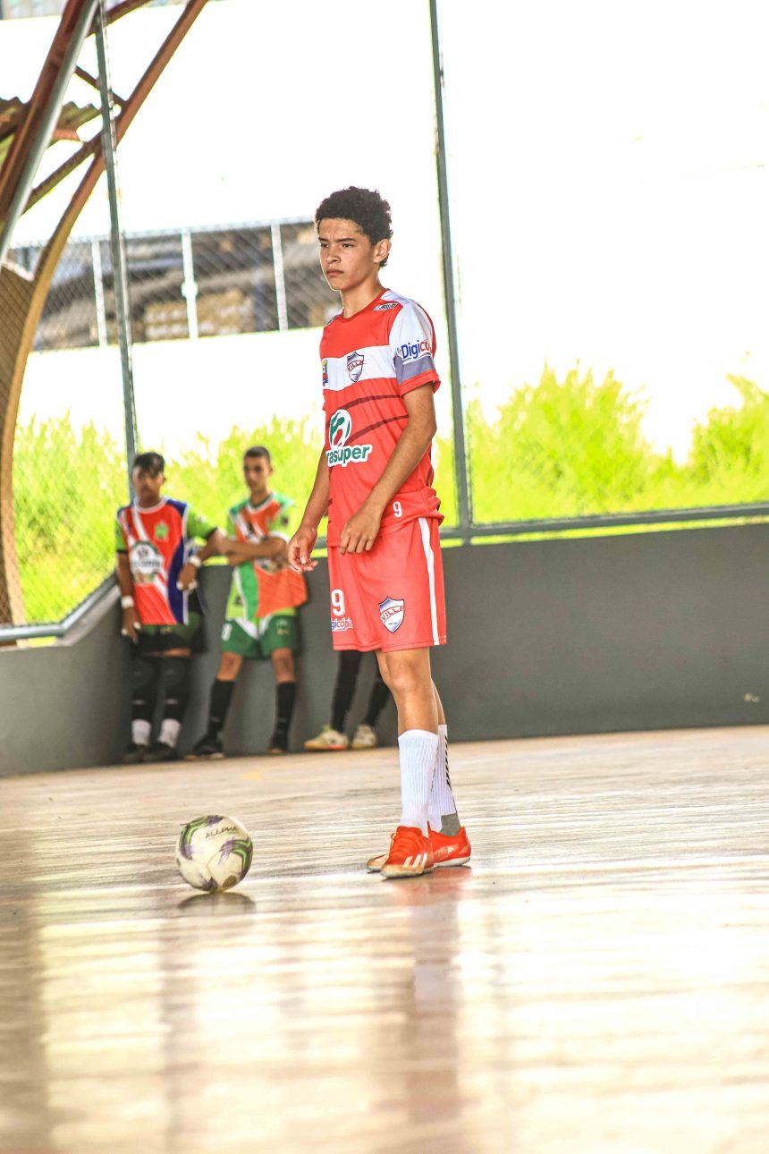 Destaques do Esporte Acreano: Empolgação em Futsal, Handebol e Homenagens a Ídolos