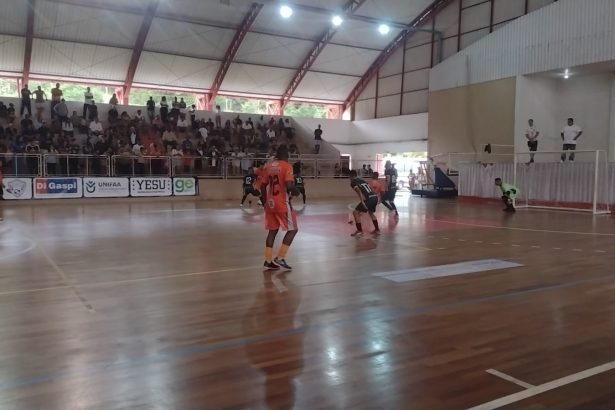 Felipe Zoião, atleta de Itatiaia, é punido por gesto antidesportivo na Copa Rio Sul