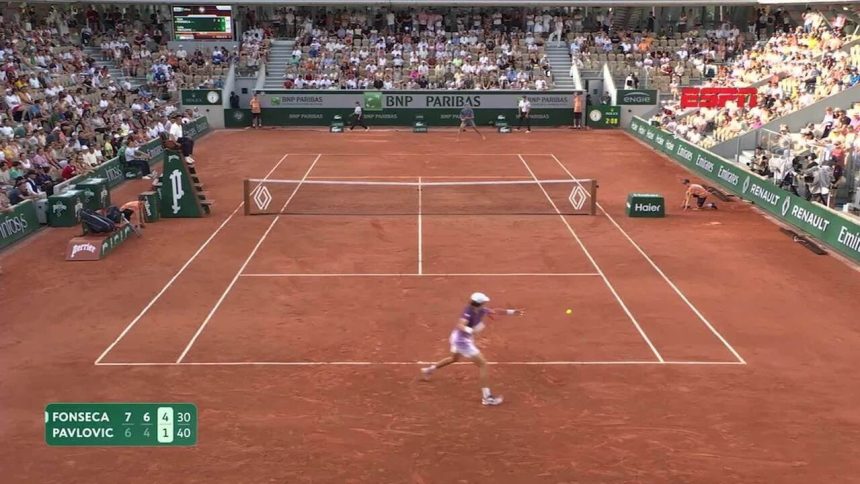 João Fonseca brilha com virada épica em Roland Garros: ‘Estava duvidando do meu tênis’