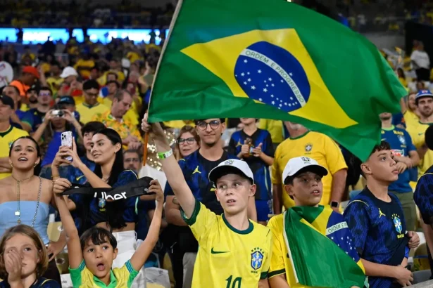 Maracanã vibra em despedida da Seleção com vitória e clamor por Neymar