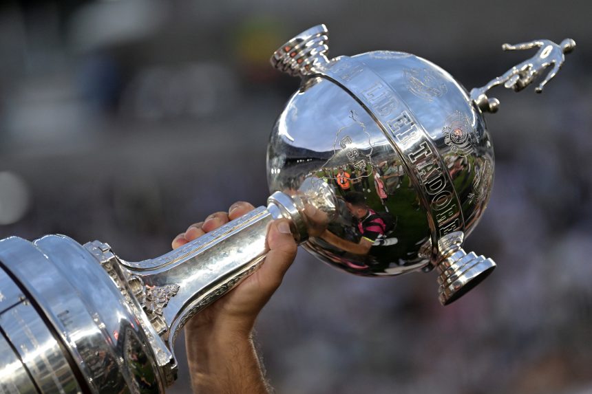 Palmeiras e Cruzeiro Buscam Classificação na Libertadores Hoje à Noite