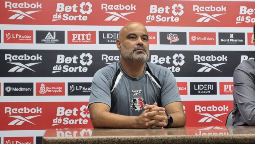 Cristian de Souza defende atacantes do Santa Cruz: “Ninguém tem camisas 9 como nós”