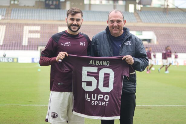 Albano Brilha em Homenagem e Leva Ferroviária à Vitória na Série C