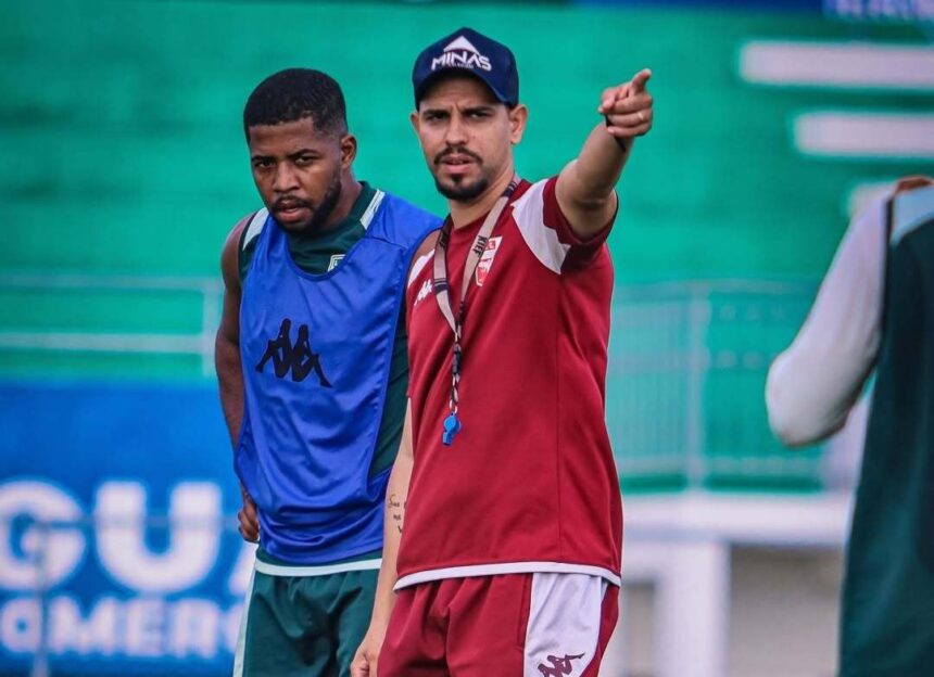 Lagarto FC demite Steve Almeida após sequência de derrotas na Série D