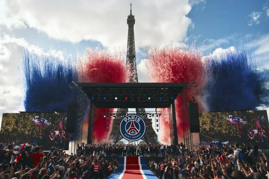 PSG é aclamado por milhares em Paris após conquistar o bicampeonato da Champions