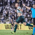 Rhuann Patrick brilha, assume artilharia e mantém Lagarto na briga na Série D