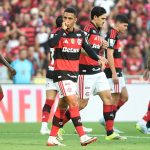Samuel Lino brilha com dois gols e assistência na vitória do Flamengo sobre Coritiba