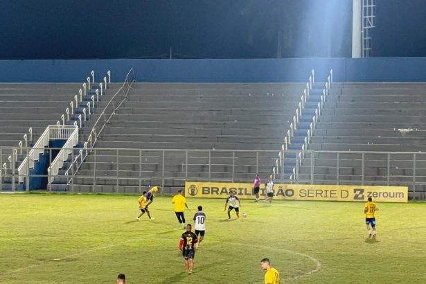 Após jogo, Estádio Carlos Zamith recebe partida amadora; veja o vídeo!