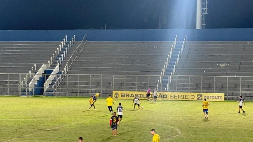 Após jogo, Estádio Carlos Zamith recebe partida amadora; veja o vídeo!