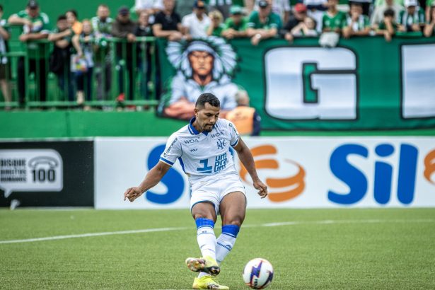Avaí vence Chapecoense nos pênaltis e conquista a Copa Sul-Sudeste