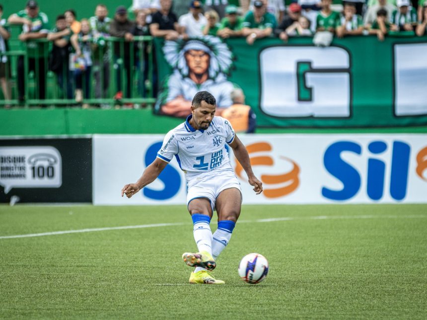 Avaí vence Chapecoense nos pênaltis e conquista a Copa Sul-Sudeste
