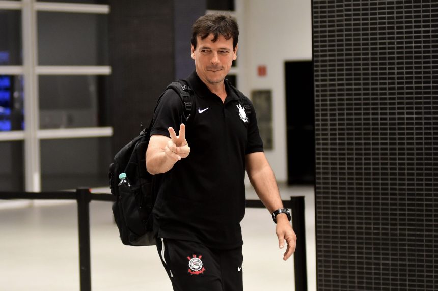 Corinthians brilha no Brasileirão sob o comando de Fernando Diniz