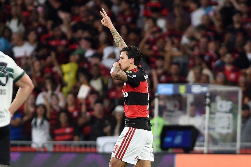 Flamengo brilha e atrai maior público da 18ª rodada do Brasileirão