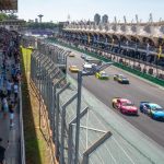 Nicolas Costa brilha em Interlagos e assume liderança na NASCAR Brasil 2026