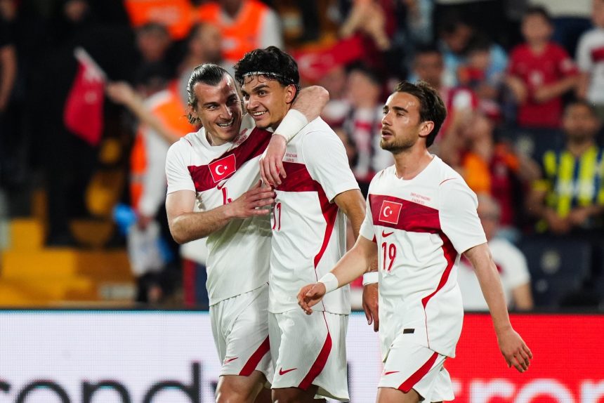 Turquia brilha em amistoso e goleia Macedônia do Norte antes da Copa do Mundo