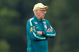 Ancelotti inicia trabalhos presenciais na seleção brasileira após férias