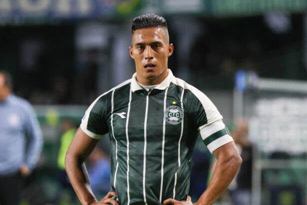 Capitão Sebastián Gómez retorna e reforça o Coritiba contra o Cruzeiro
