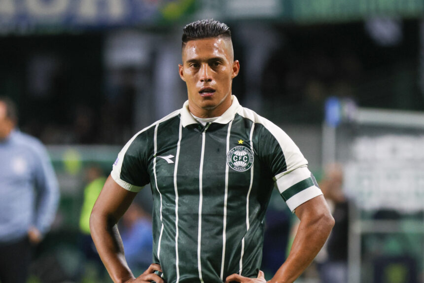Capitão Sebastián Gómez retorna e reforça o Coritiba contra o Cruzeiro