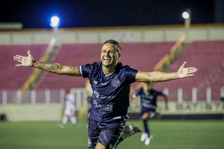 Confiança rescinde com Gustavo Nicola e Weriton antes do clássico