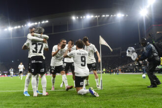 Corinthians lidera públicos após goleada por 3 a 0 e bilheteria recorde