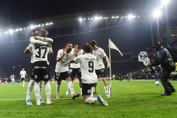 Corinthians lidera públicos após goleada por 3 a 0 e bilheteria recorde