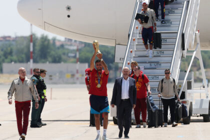 Espanha Celebra Bicampeonato da Copa do Mundo com Grande Festa em Madri