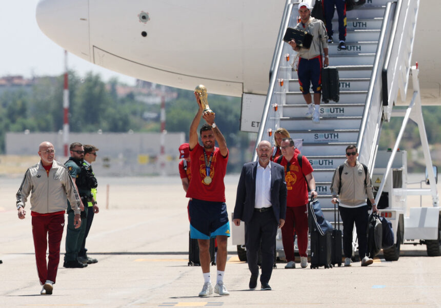 Espanha Celebra Bicampeonato da Copa do Mundo com Grande Festa em Madri