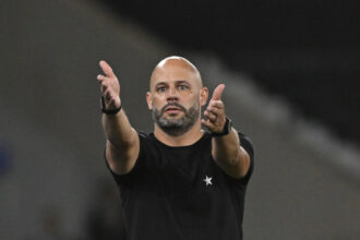 Franclim defende escalação de Danilo após empate do Botafogo com Vitória