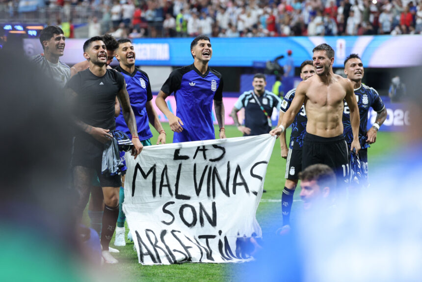Martínez e Mac Allister aumentam segurança após triunfo da Argentina