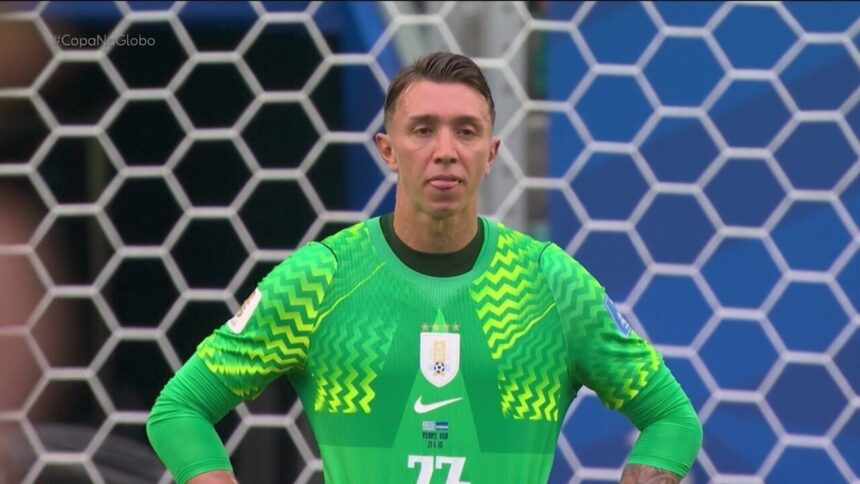 Muslera erra e Estudiantes perde para Independiente por gol bizarro