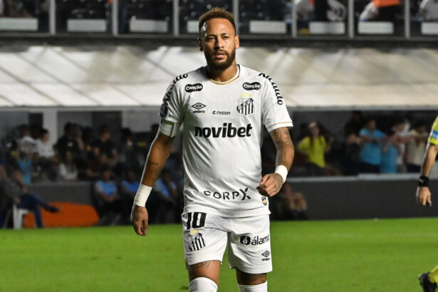 Neymar exige reação no elenco do Santos após 2 a 2 com Chapecoense