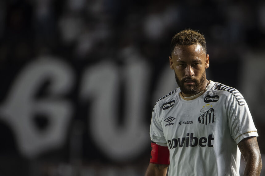 Neymar marca duas vezes, Santos empata com Chapecoense