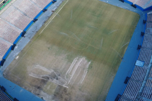Problemas no gramado da Arena da Amazônia ameaçam jogo decisivo