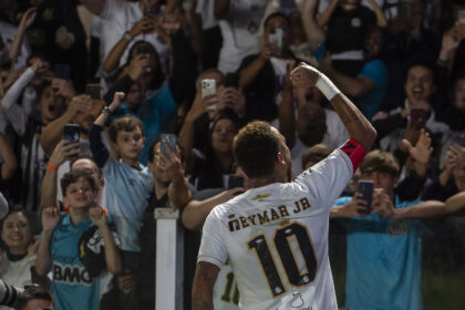 Santos pressiona Neymar após conflitos nos bastidores e má fase