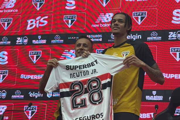 São Paulo apresenta Newton: volante assina até 2029 e veste 28
