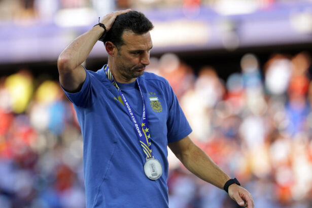 Scaloni se pronuncia após vice na Copa: ‘Sinto muito por não trazer outra taça’