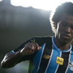 Willian fecha acordo para sair do Grêmio e busca clube no exterior