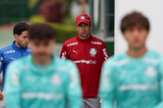 Abel pode poupar titulares na volta após 3 a 0 sobre o Fortaleza
